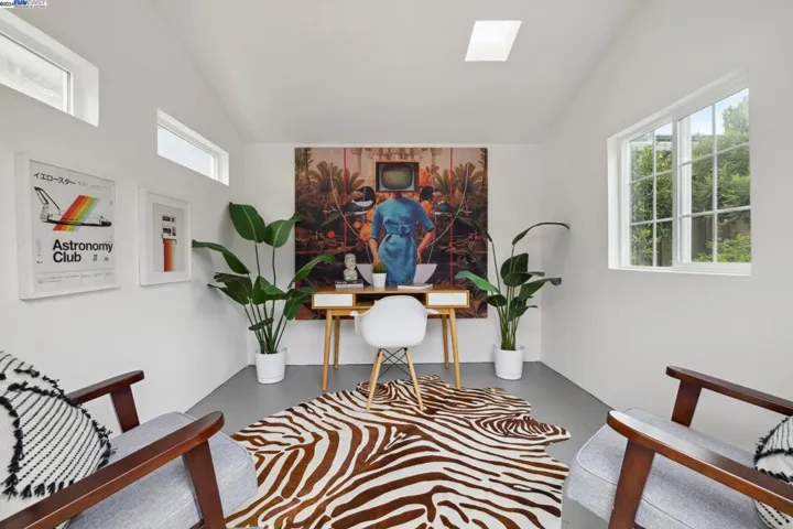 1020 Peach Street, Alameda, California 94501