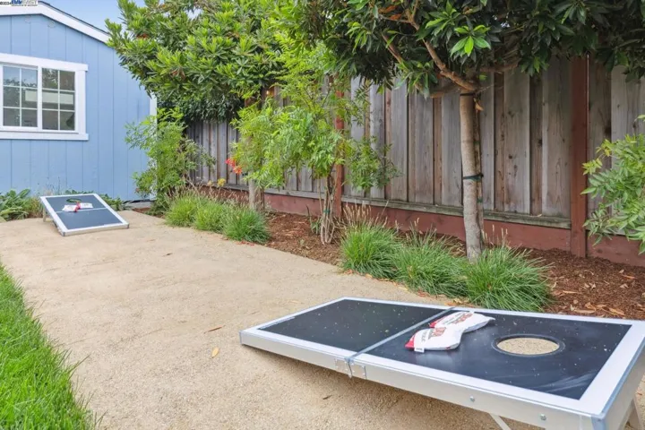 1020 Peach Street, Alameda, California 94501