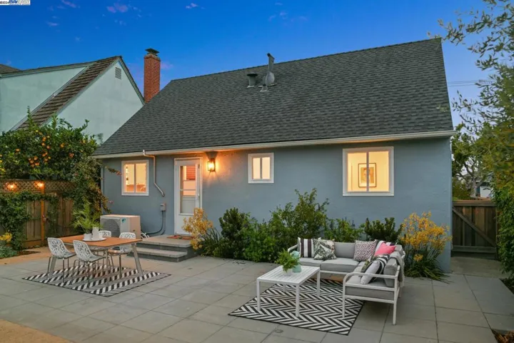 1020 Peach Street, Alameda, California 94501