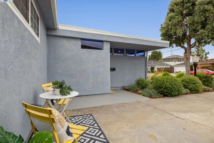 1020 Peach Street, Alameda, California 94501