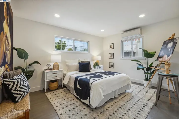 1020 Peach Street, Alameda, California 94501