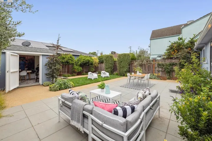 1020 Peach Street, Alameda, California 94501