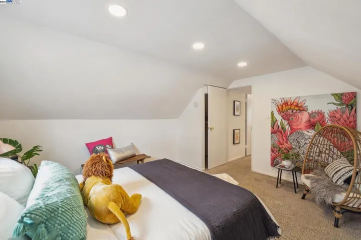 1020 Peach Street, Alameda, California 94501