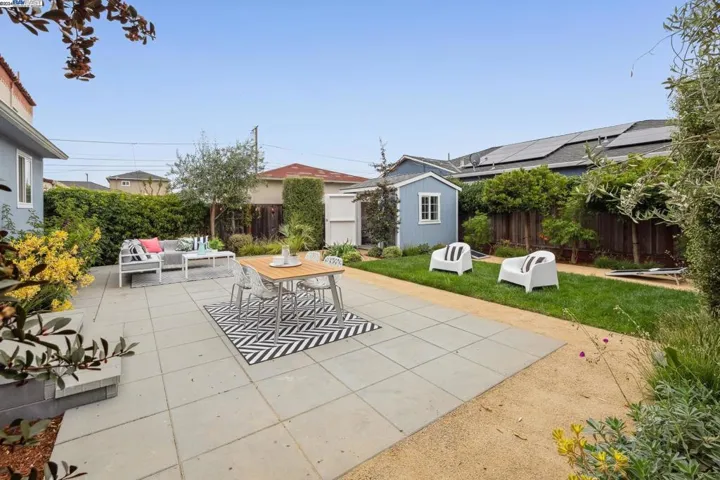 1020 Peach Street, Alameda, California 94501