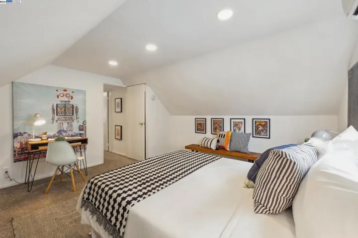 1020 Peach Street, Alameda, California 94501