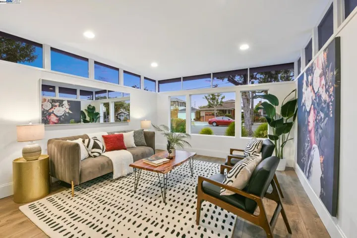 1020 Peach Street, Alameda, California 94501