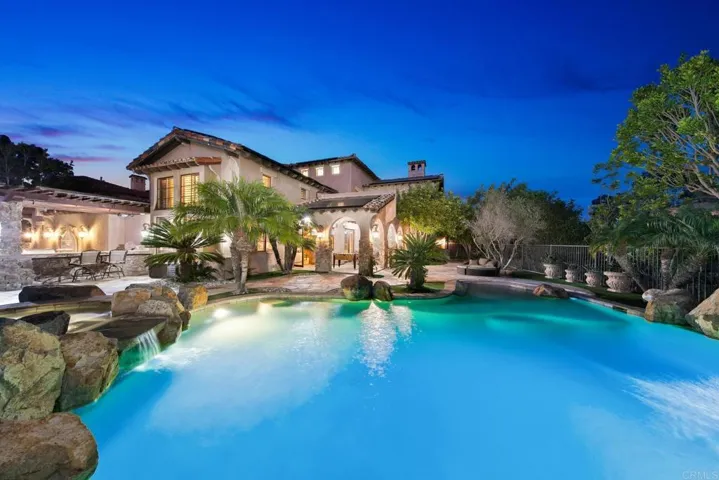 5585 Meadows Del Mar, San Diego, California 92130