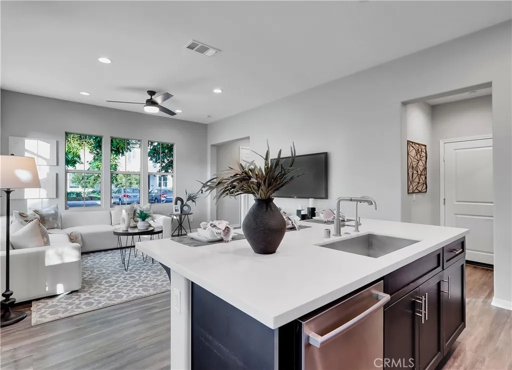 1 Promesa Avenue, Rancho Mission Viejo, California 92694 home-pic-18
