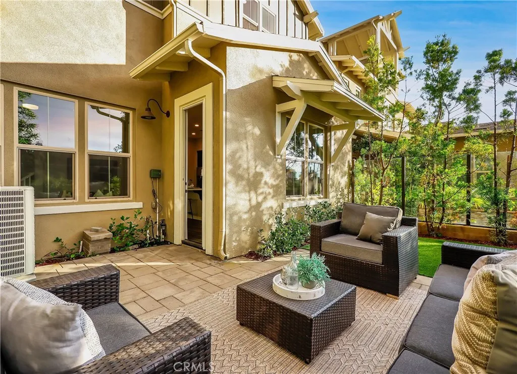 1 Promesa Avenue, Rancho Mission Viejo, California 92694 home-pic-11