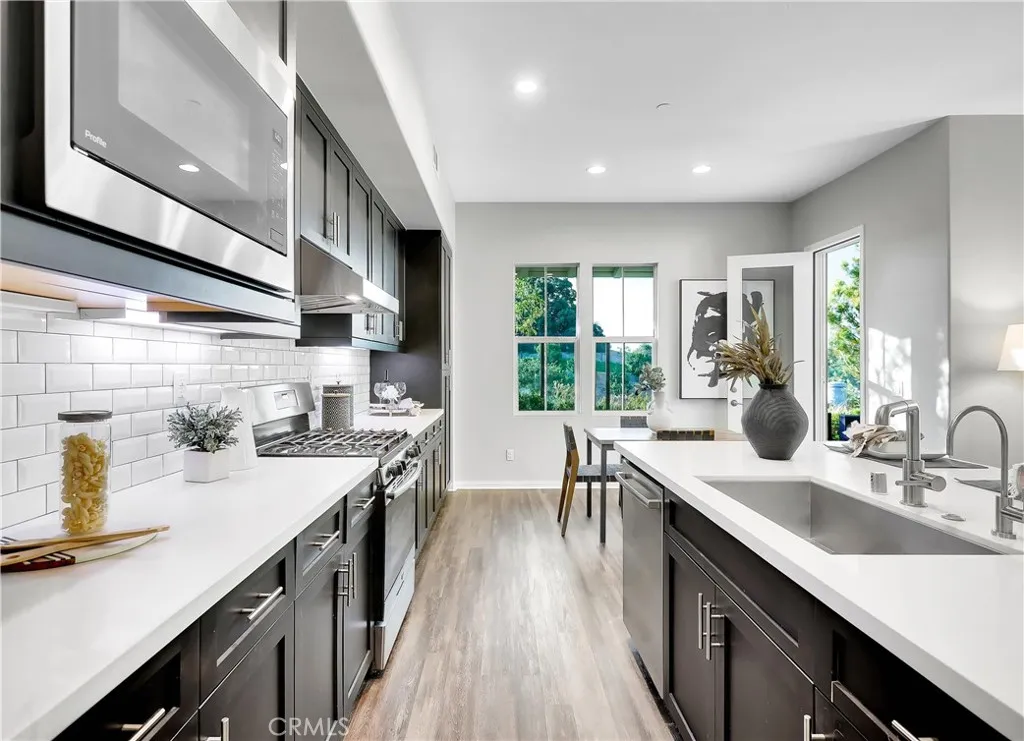 1 Promesa Avenue, Rancho Mission Viejo, California 92694 home-pic-15