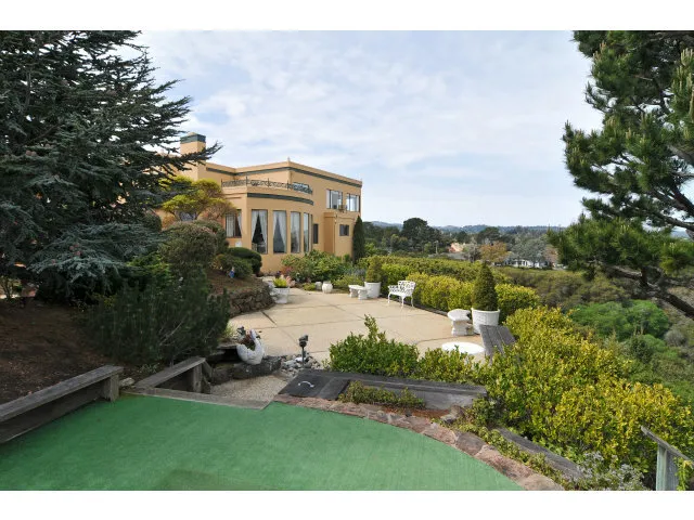 25 Miranda Court, Hillsborough, California 94010
