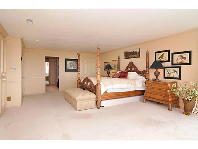 25 Miranda Court, Hillsborough, California 94010