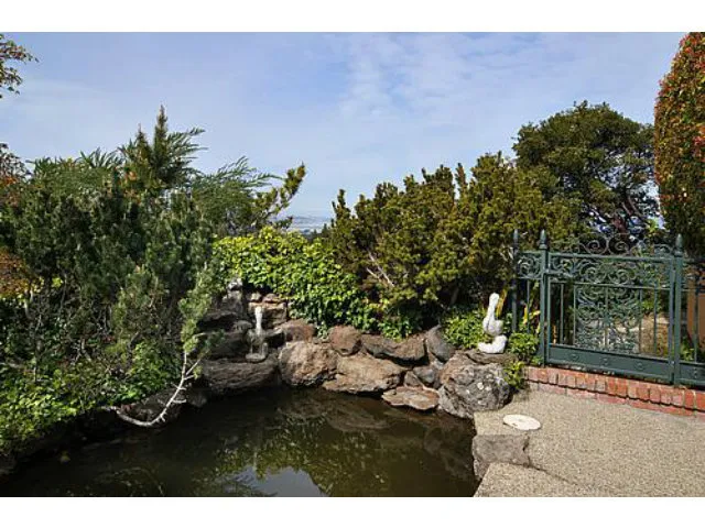25 Miranda Court, Hillsborough, California 94010