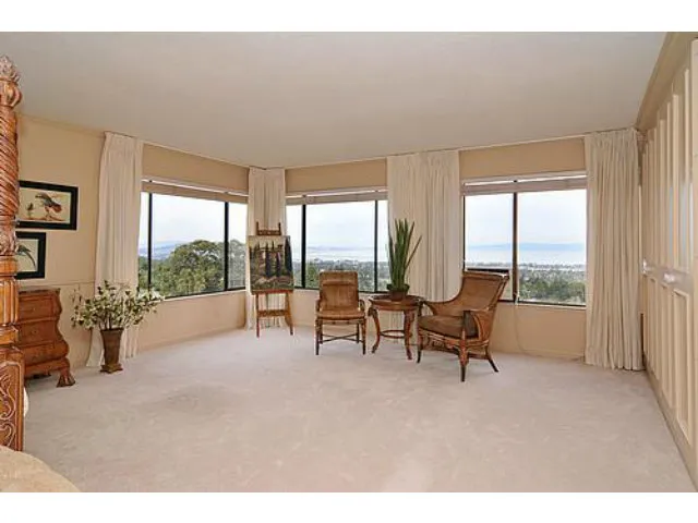 25 Miranda Court, Hillsborough, California 94010