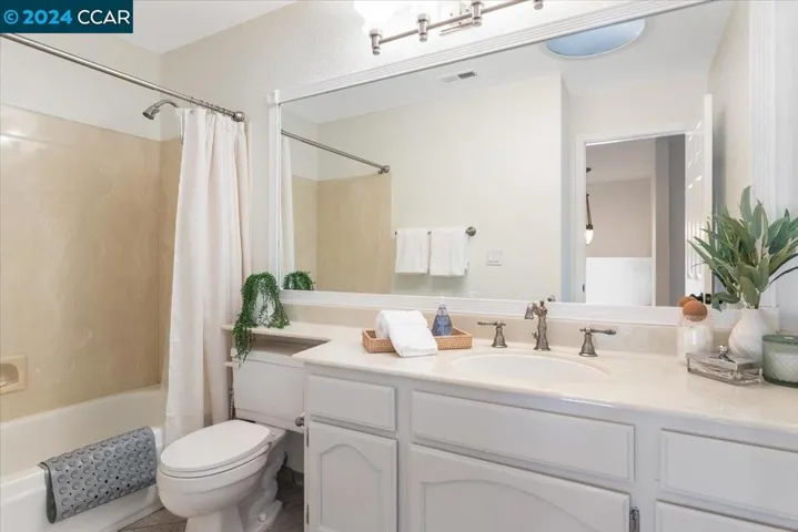 17 Barnegate Bay, Alameda, California 94502
