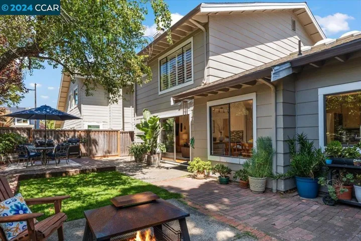 17 Barnegate Bay, Alameda, California 94502