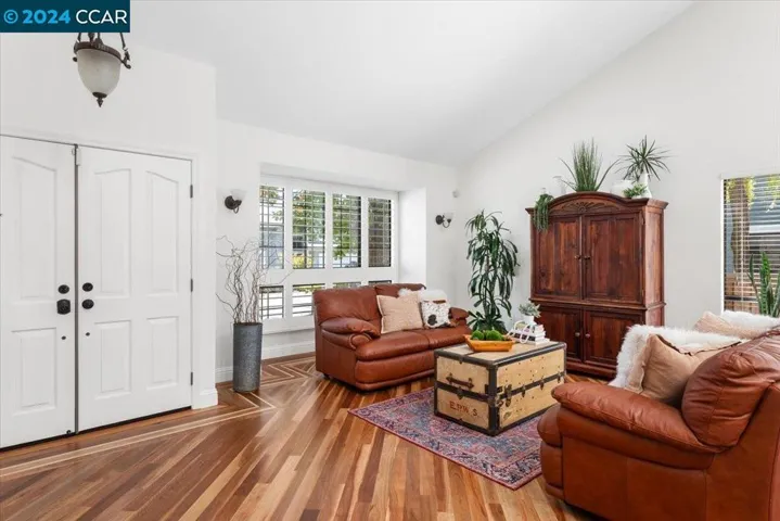 17 Barnegate Bay, Alameda, California 94502