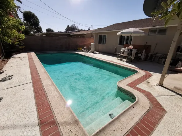 22543 Hartland Street, West Hills, California 91307
