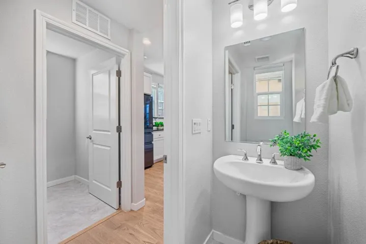 3710 Pyramid Way, Mountain View, California 94043