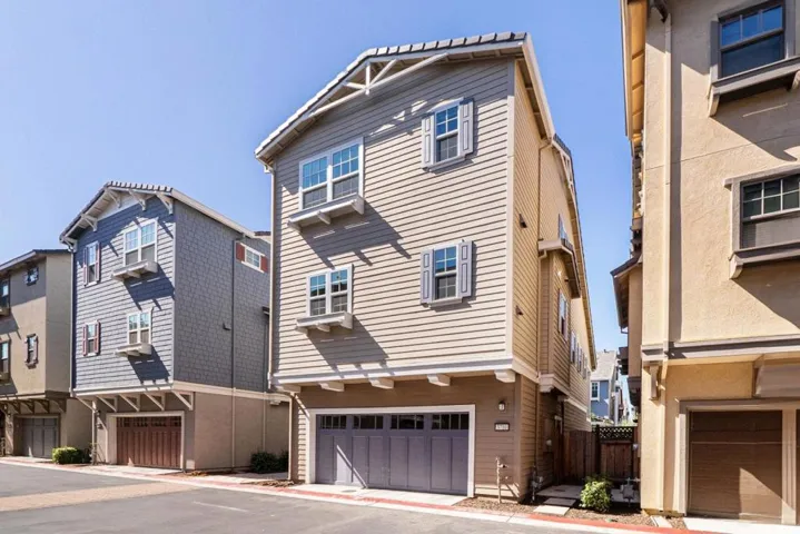 3710 Pyramid Way, Mountain View, California 94043
