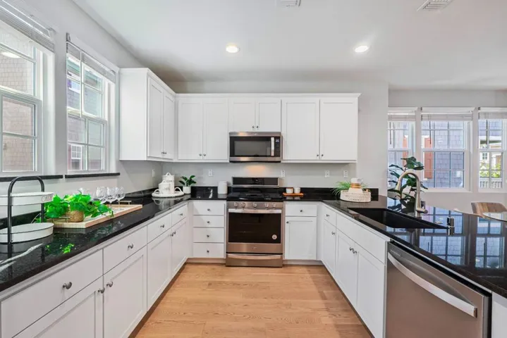 3710 Pyramid Way, Mountain View, California 94043