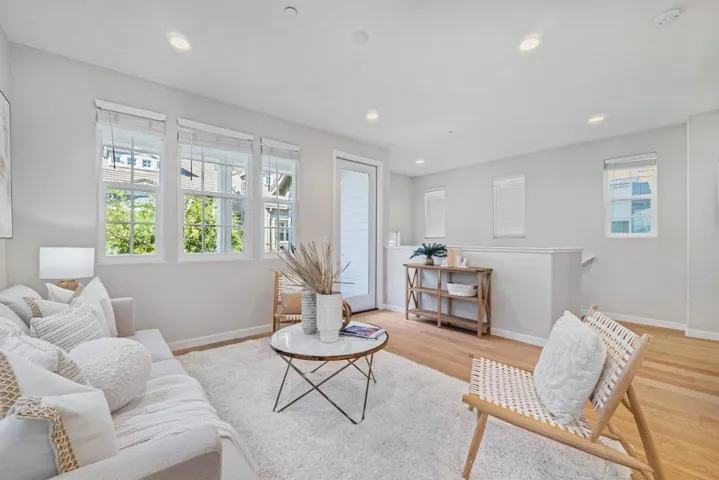 3710 Pyramid Way, Mountain View, California 94043