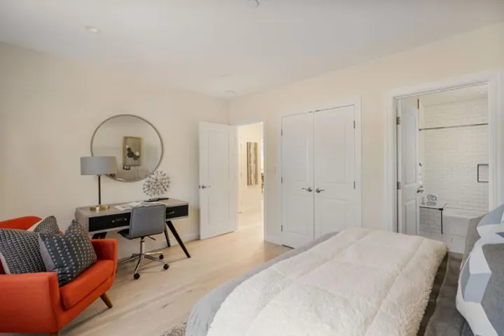 435 E Oakwood Boulevard, Redwood City, California 94061