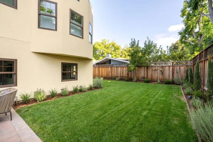 435 E Oakwood Boulevard, Redwood City, California 94061