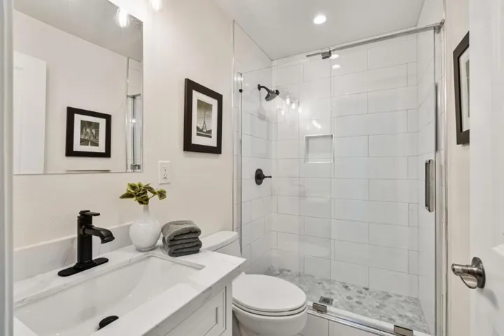 435 E Oakwood Boulevard, Redwood City, California 94061