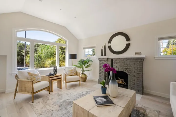 435 E Oakwood Boulevard, Redwood City, California 94061