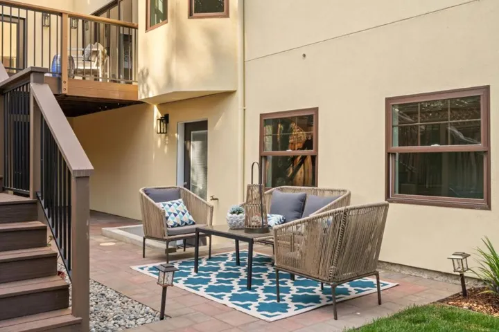 435 E Oakwood Boulevard, Redwood City, California 94061
