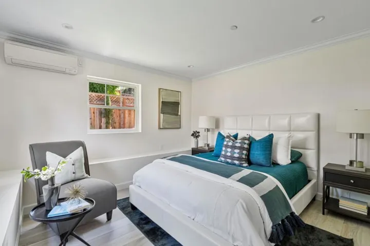 435 E Oakwood Boulevard, Redwood City, California 94061