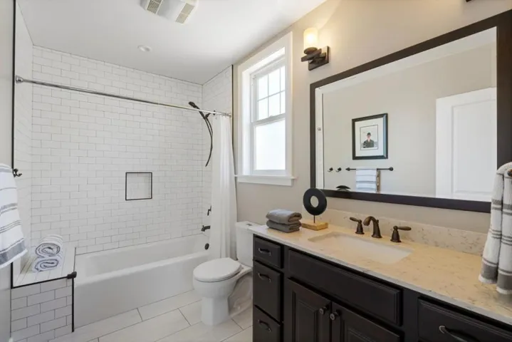 435 E Oakwood Boulevard, Redwood City, California 94061