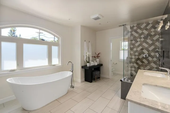 435 E Oakwood Boulevard, Redwood City, California 94061