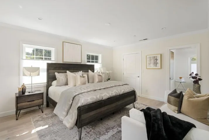 435 E Oakwood Boulevard, Redwood City, California 94061