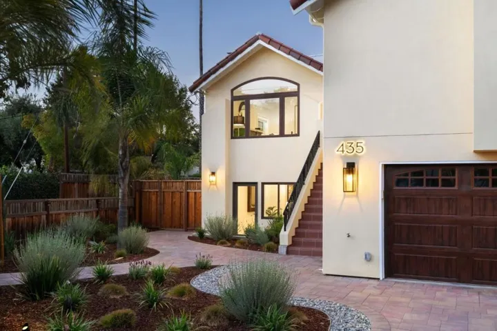 435 E Oakwood Boulevard, Redwood City, California 94061