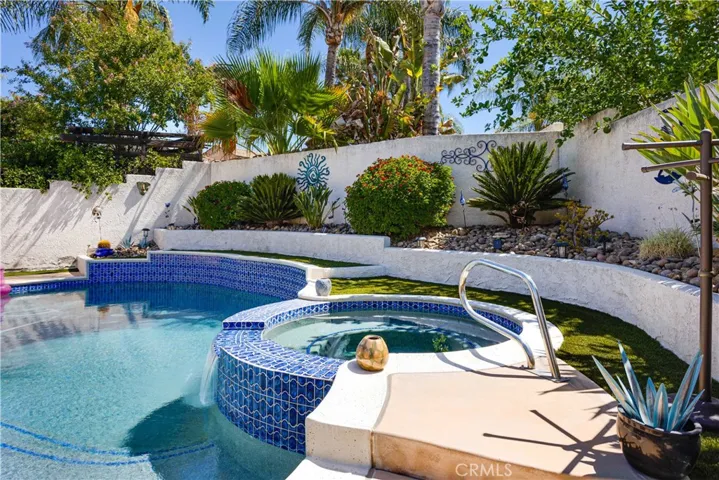 30172 Spray Drive, Canyon Lake, California 92587