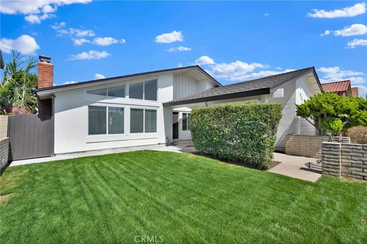 Front Enclosed Yard