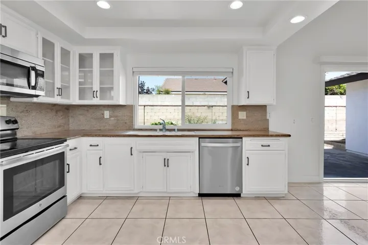 6831 Glen Drive, Huntington Beach, California 92647