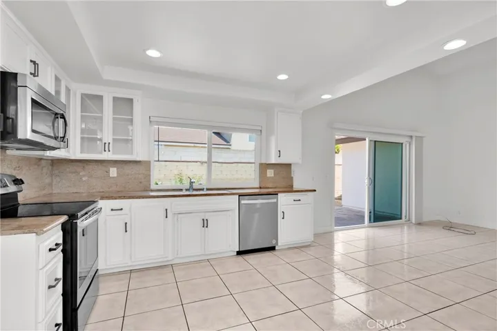 6831 Glen Drive, Huntington Beach, California 92647