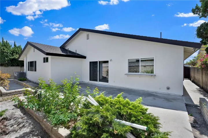 6831 Glen Drive, Huntington Beach, California 92647