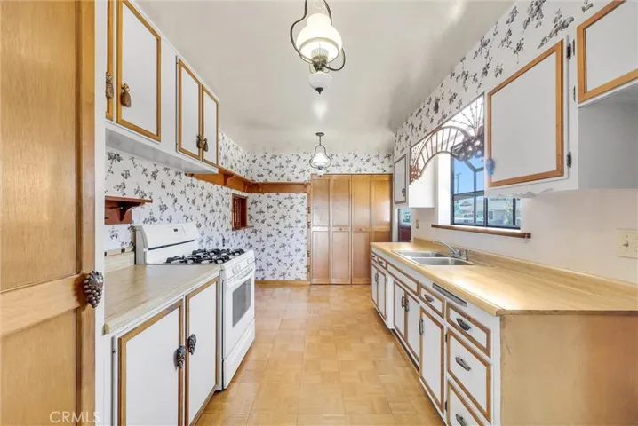 8001 Holder Street, Buena Park, California 90620