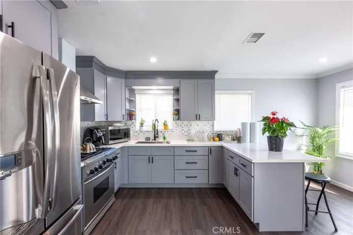 1225 E Luray Street, Long Beach, California 90807