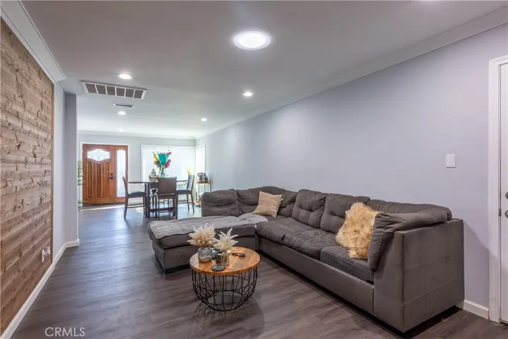 1225 E Luray Street, Long Beach, California 90807