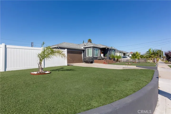 1225 E Luray Street, Long Beach, California 90807