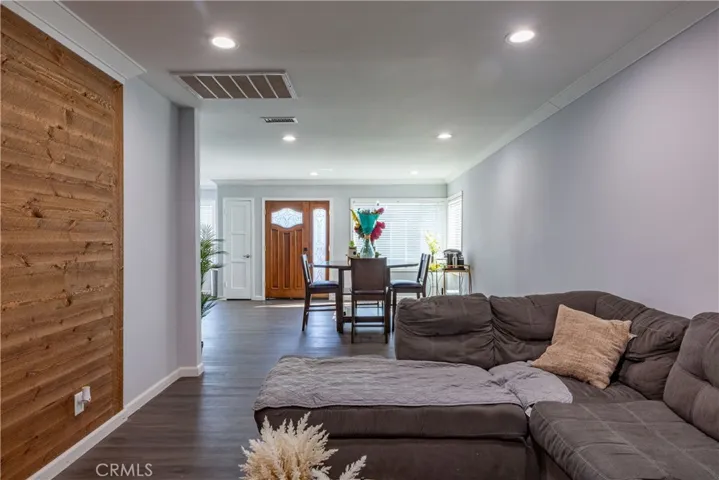1225 E Luray Street, Long Beach, California 90807