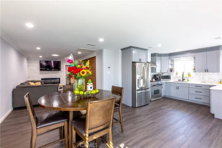 1225 E Luray Street, Long Beach, California 90807