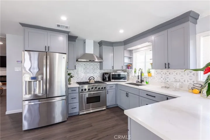 1225 E Luray Street, Long Beach, California 90807