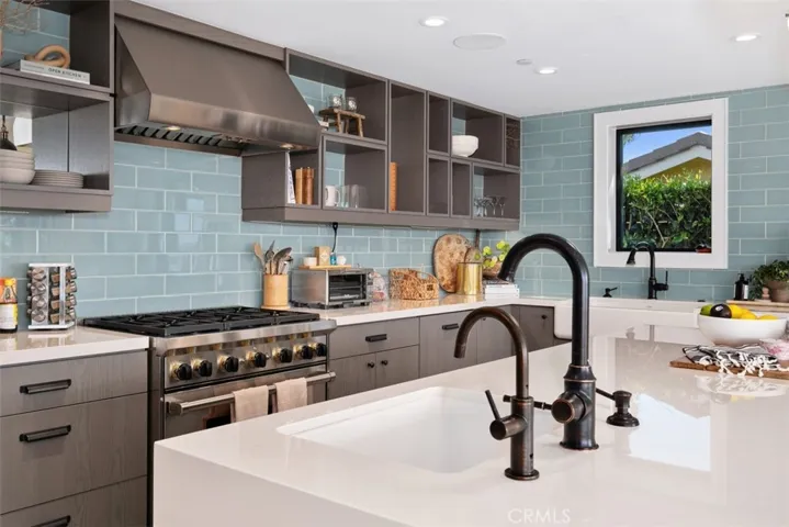 2975 Zell Drive, Laguna Beach, California 92651