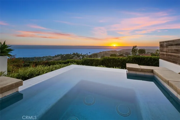 2975 Zell Drive, Laguna Beach, California 92651